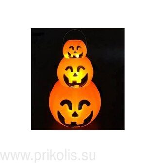 Пирамида из тыкв с подсветкой